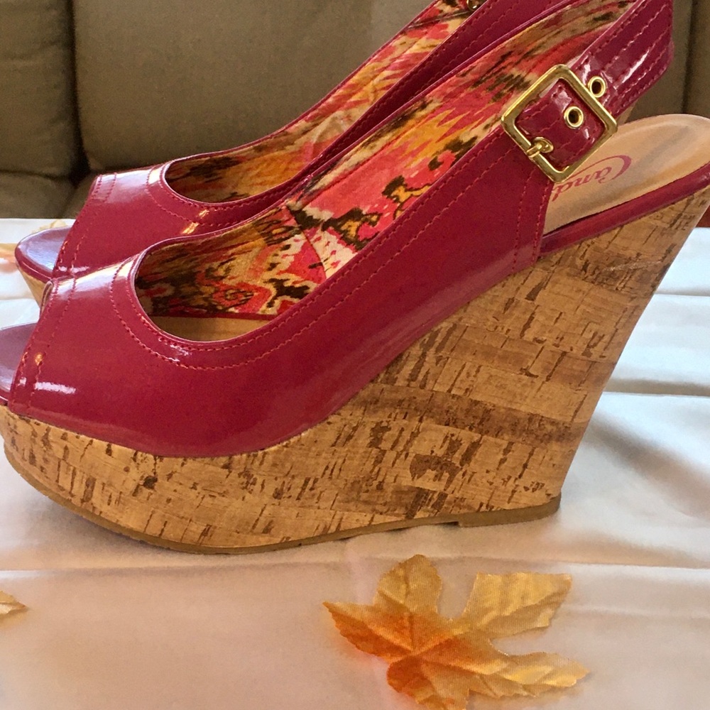 Candie's Fuschia Patent Wedge S 8.5 - Picture 3 of 11